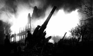 Cidade de Berlim destruída durante os combates em Abril de 1945. 