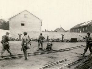 Dachau_execution_coalyard_1945-04-29