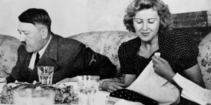 Eva Braun e Adolf Hitler.