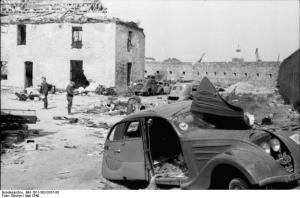 Ruínas da cidade de Calais, Maio de 1940.