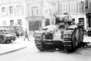 Blindado francês Char B1 capturado pelos alemães durante a Batalha da França.