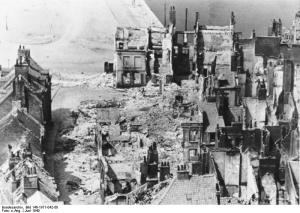 Cidade de Calais após o ataque alemão em Maio de 1940.