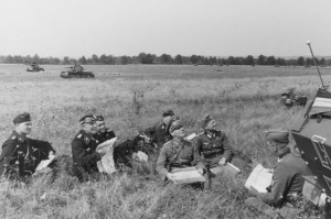 Erwin Rommel e o seu staff acompanhando de perto as operações de ataque durante a Batalha da França.