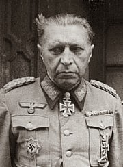 General Helmuth Weidling logo após a sua rendição no dia 2 de Maio de 1945. 