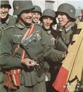 Soldados espanhóis da 250ª Divisão de Infantaria da Wehrmacht (Divisão Azul).